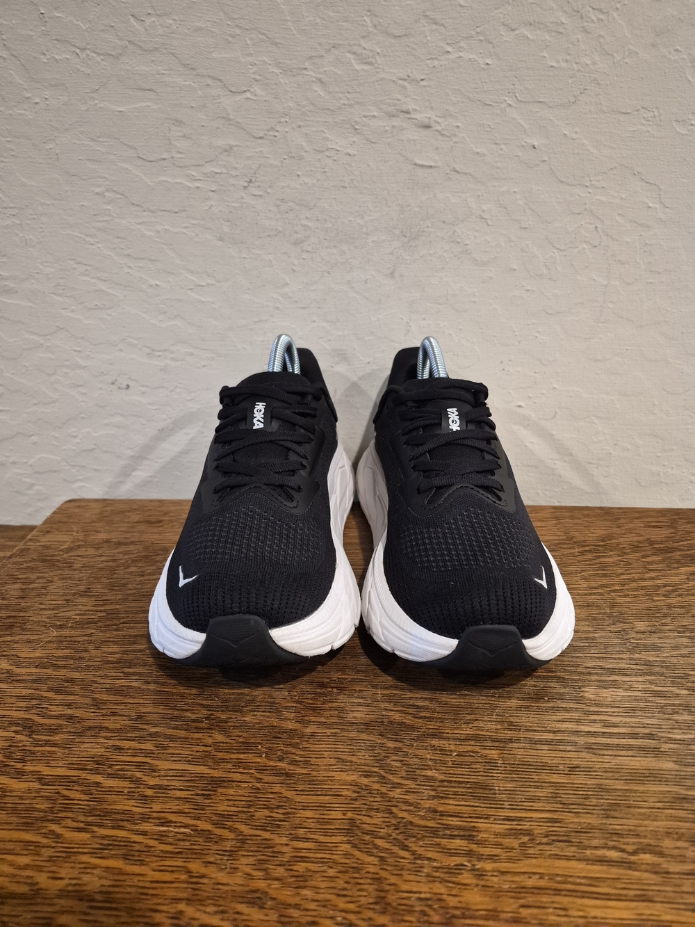 HOKA One One Arahi 7 Athletic Running Shoes 
Women's Size US 8B - Picture 3 of 7